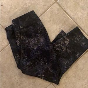 UNDER ARMOUR compression leggings